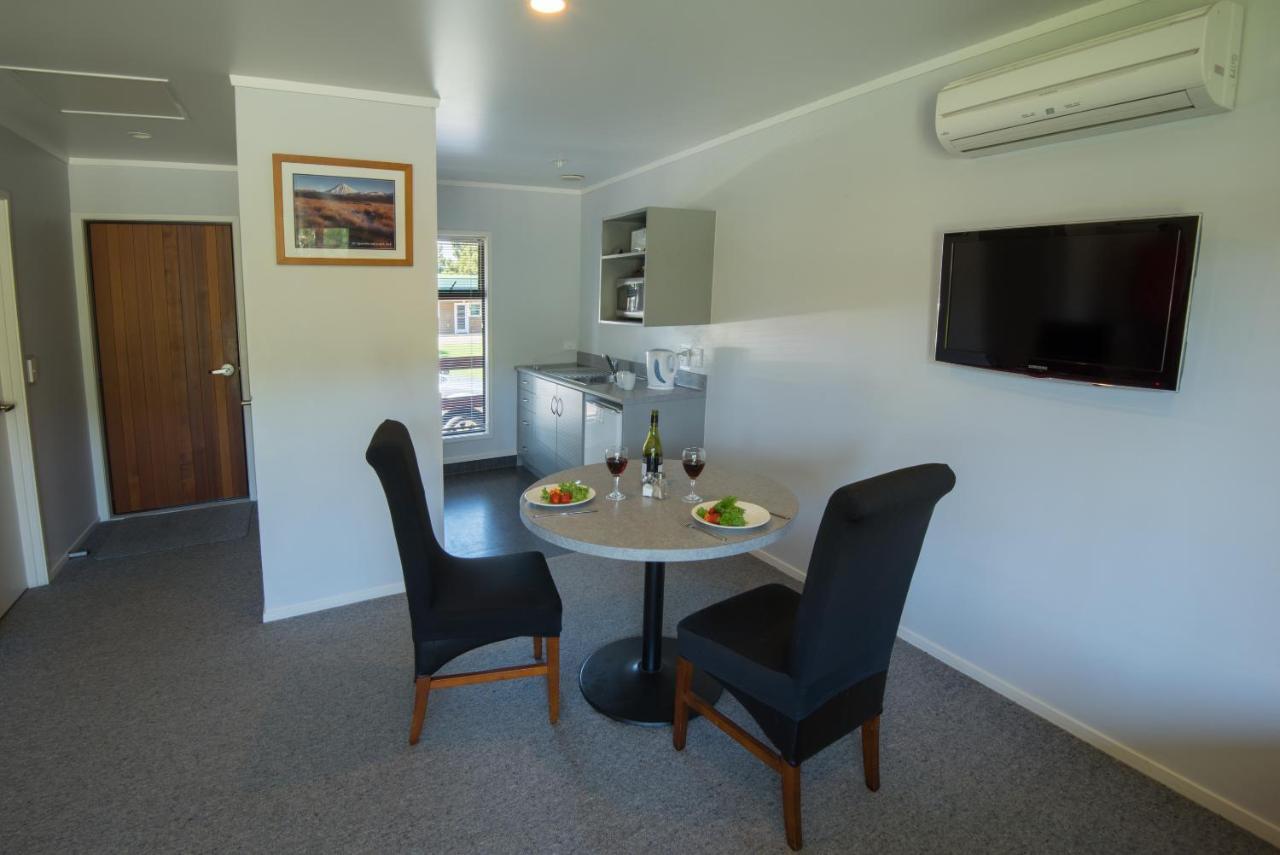 Oasis Motel & Holiday Park Turangi Exterior photo