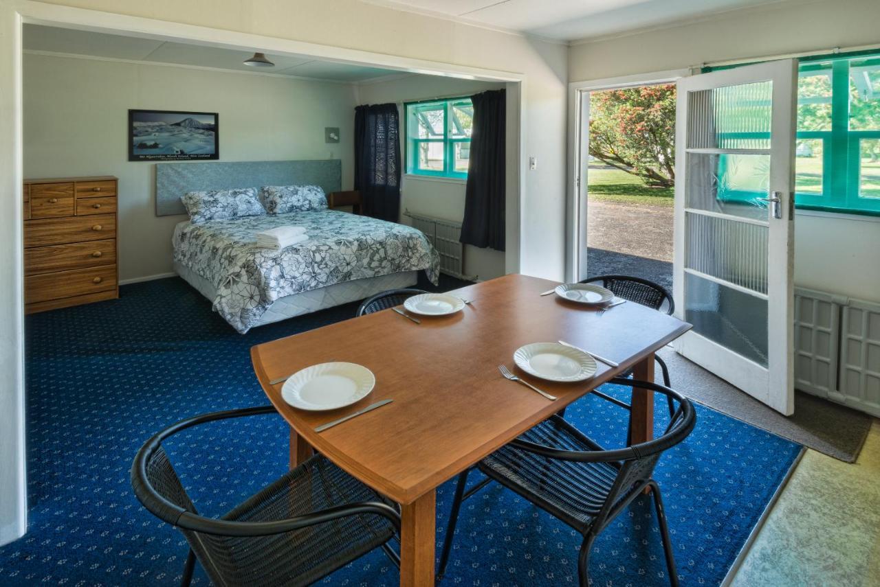 Oasis Motel & Holiday Park Turangi Exterior photo